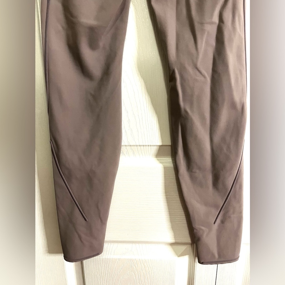 Lululemon Get In Line Super High Rise Tight size 6 - Picture 8 of 14